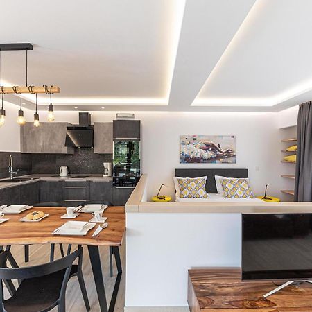 5 Bedroom Cozy Home In Okrug Donji Donji Okrug  Εξωτερικό φωτογραφία