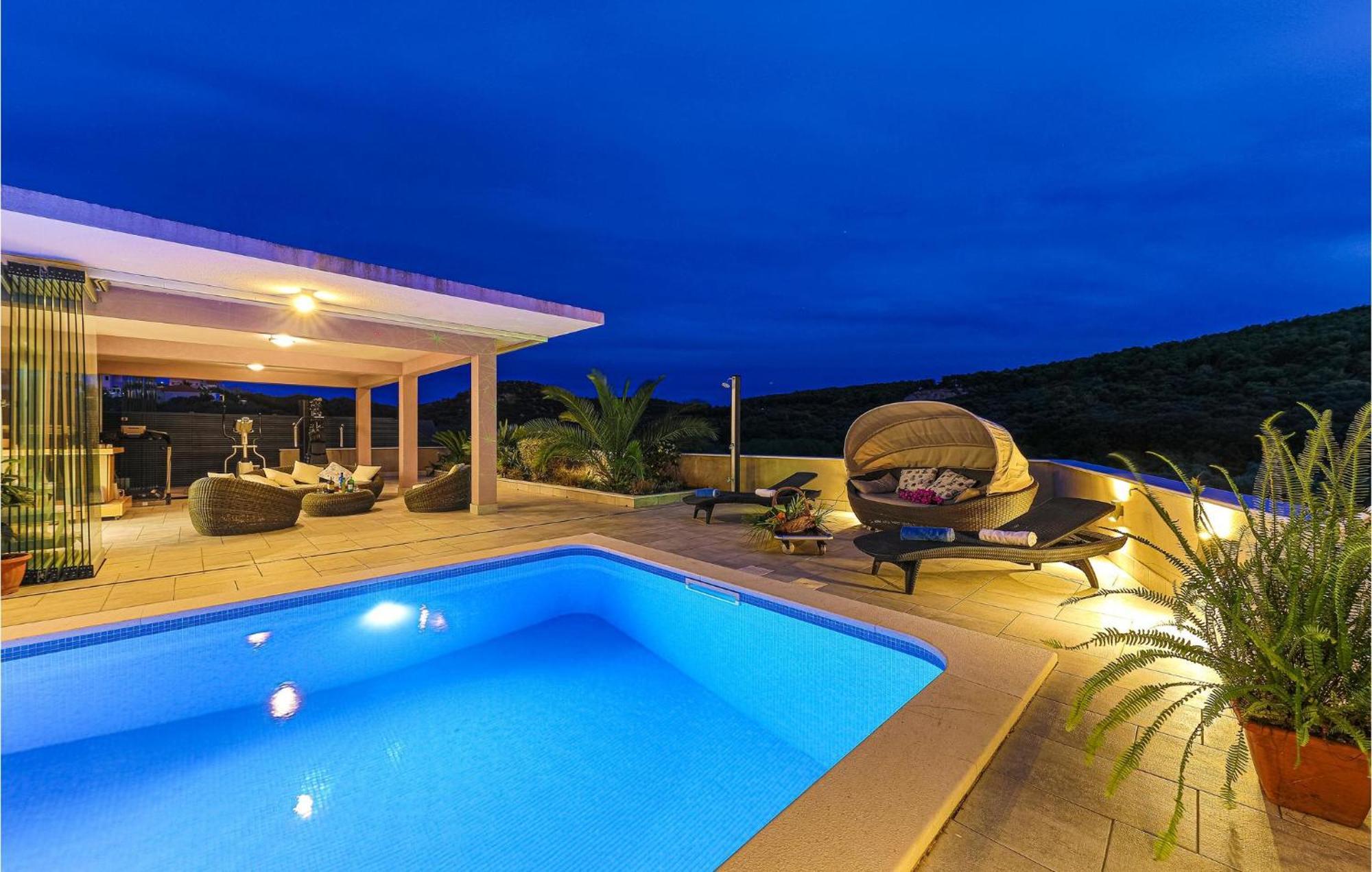 5 Bedroom Cozy Home In Okrug Donji Donji Okrug  Εξωτερικό φωτογραφία