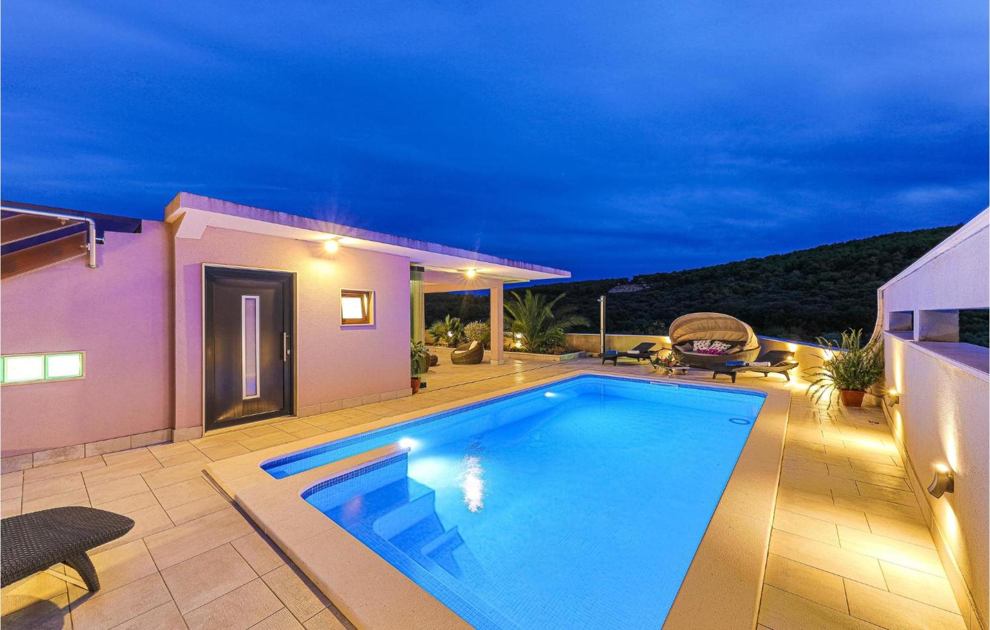 5 Bedroom Cozy Home In Okrug Donji Donji Okrug  Εξωτερικό φωτογραφία