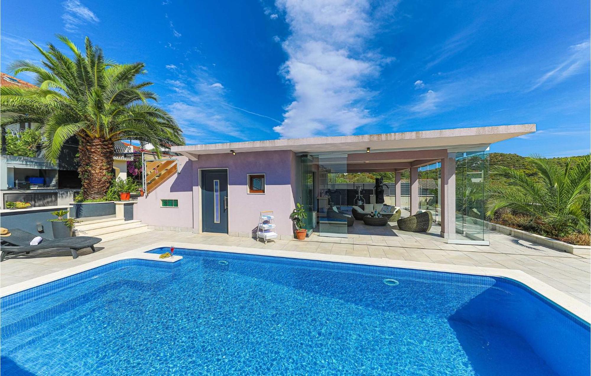 5 Bedroom Cozy Home In Okrug Donji Donji Okrug  Εξωτερικό φωτογραφία